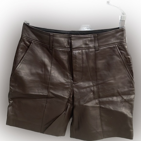 CLUB MONACO Suzanne faux leather Bermuda high rise short brown - Picture 2 of 6